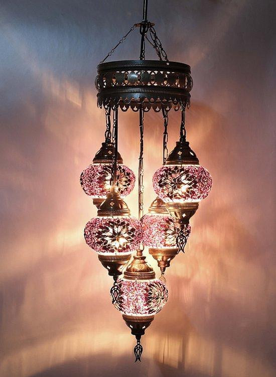 Halay Turkse hanglamp met vijf roze mozaïekglas bollen