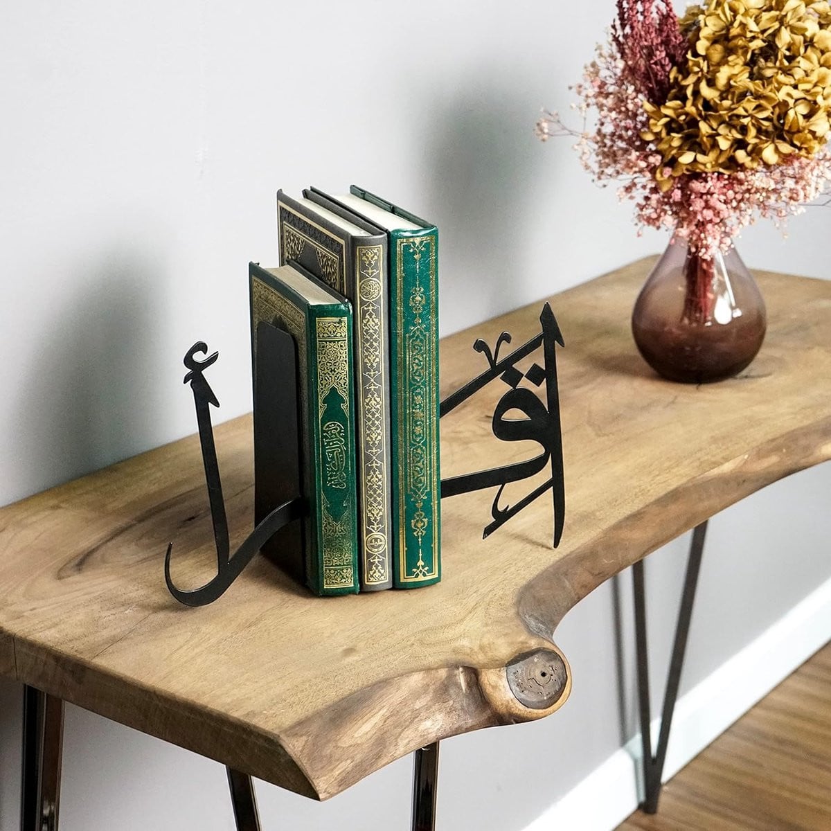 Arabische metalen boekensteun voor islamitische decoratie tijdens Ramadan en Eid