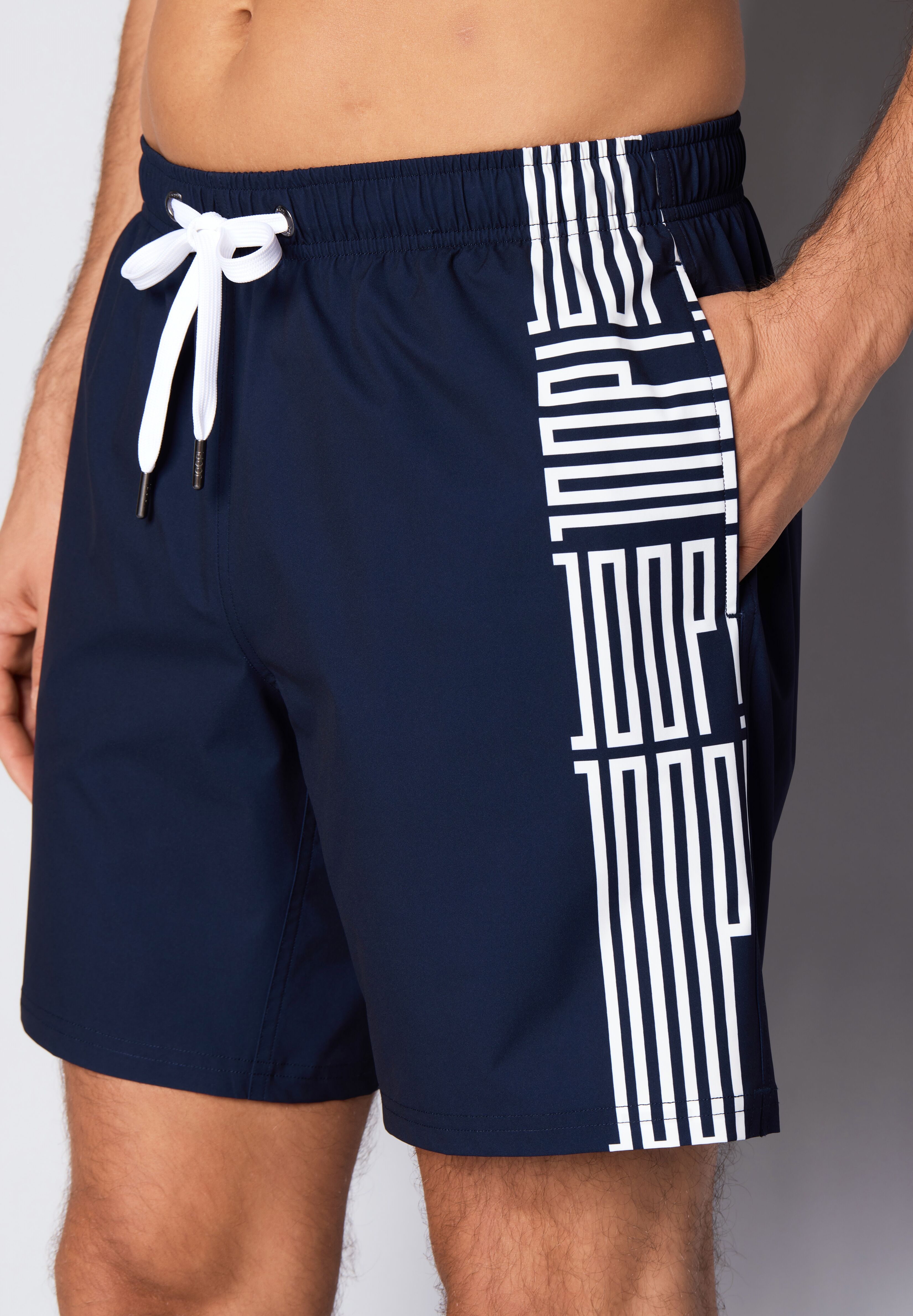 Joop! Badeshorts JOOP "Deco Logo Placement", Herren, Gr. S, N-Gr, blau (schwarz sapphire), Web, Obermaterial: 100% Polyester, Badehosen Badeshorts, mit seitlichen Taschen und grossem Wording schwarz sapphire S, N-Gr