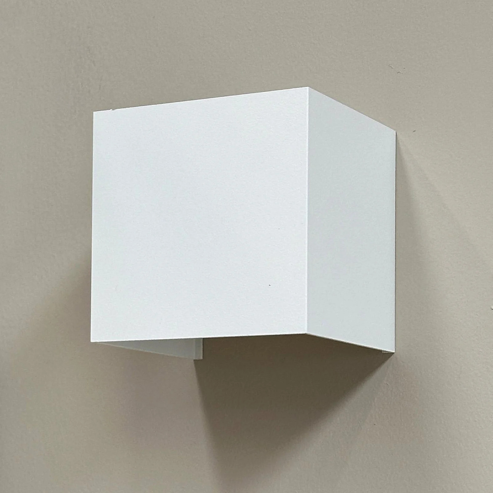 Dyberg Larsen Venus Wandlamp Wit - Aluminium - Vierkant Design
