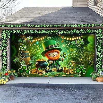 Garagentorabdeckung zum St. Patrick's Day, fröhliches Koboldmotiv, Kleeblätter Goldmünzen-Thema, festliche Außendekoration zur Feier des St. Patrick's Day.