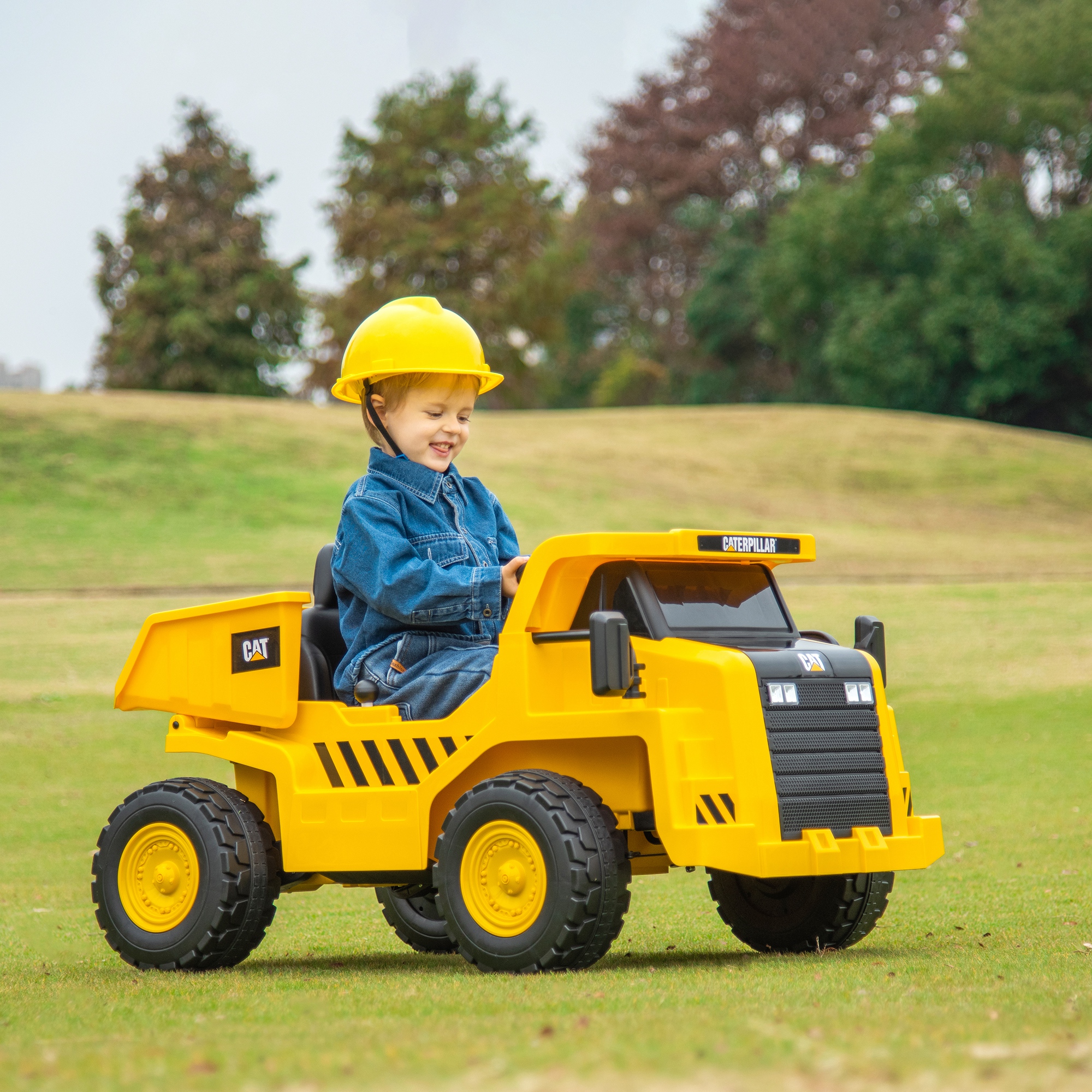 Aiyaplay Camion Giocattolo Licenza Caterpillar con Telecomando, Fari, Secchio e Pala, 110x70.5x61.5 cm, Giallo Aosom