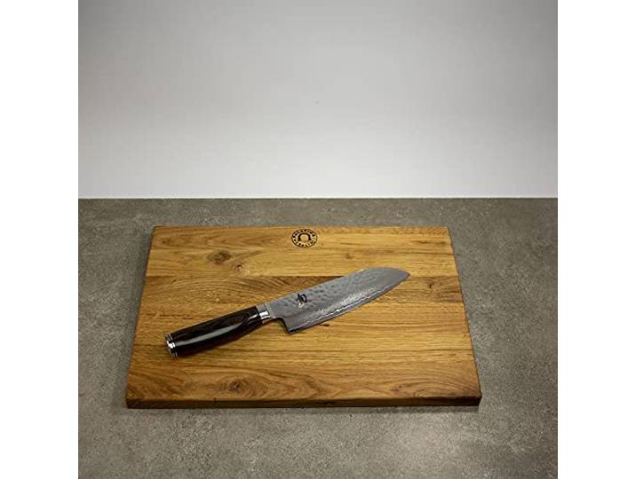 Kai Shun - Tim Mälzer Premier Serie Santoku TDM 1702 Ultrascharfes Japanisches Messer + Handgefertigtes Schneidebrett 40x25 cm
