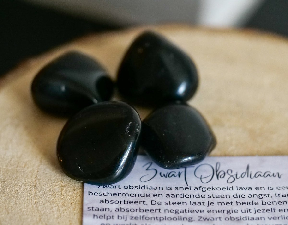 Natuurlijke Zwart Obsidiaan gepolijste steen voor spirituele bescherming en zelfontplooiing