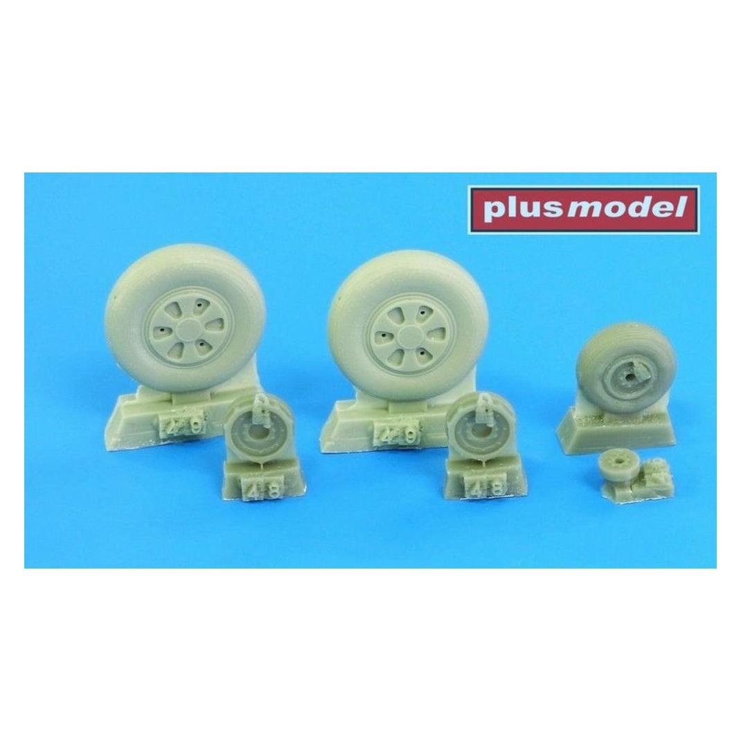 Plus Model Mig-21 wheels early (AL4100)