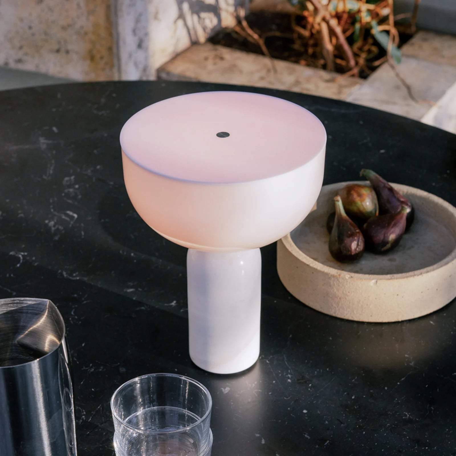 New Works Kizu Draagbare Tafellamp - Wit Marmer en Metaal