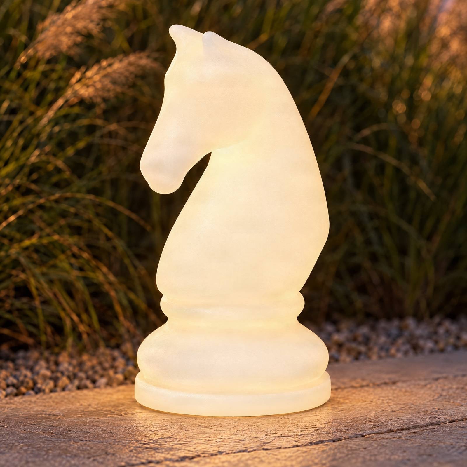Lucande Gambi LED vloerlamp schaakfiguur paard wit, dimbaar, IP44