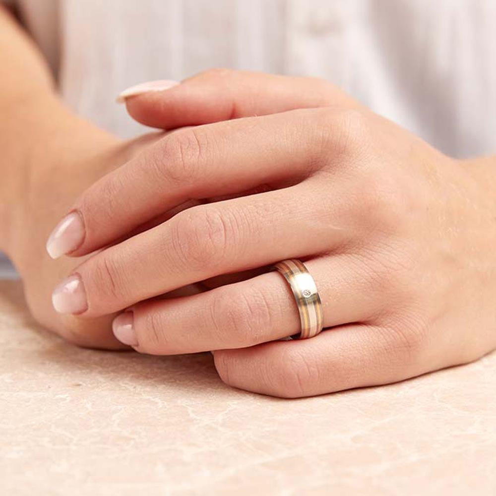 Unique Ring Titan mit Gold und Silber Einlage + Diamant silber-gold
