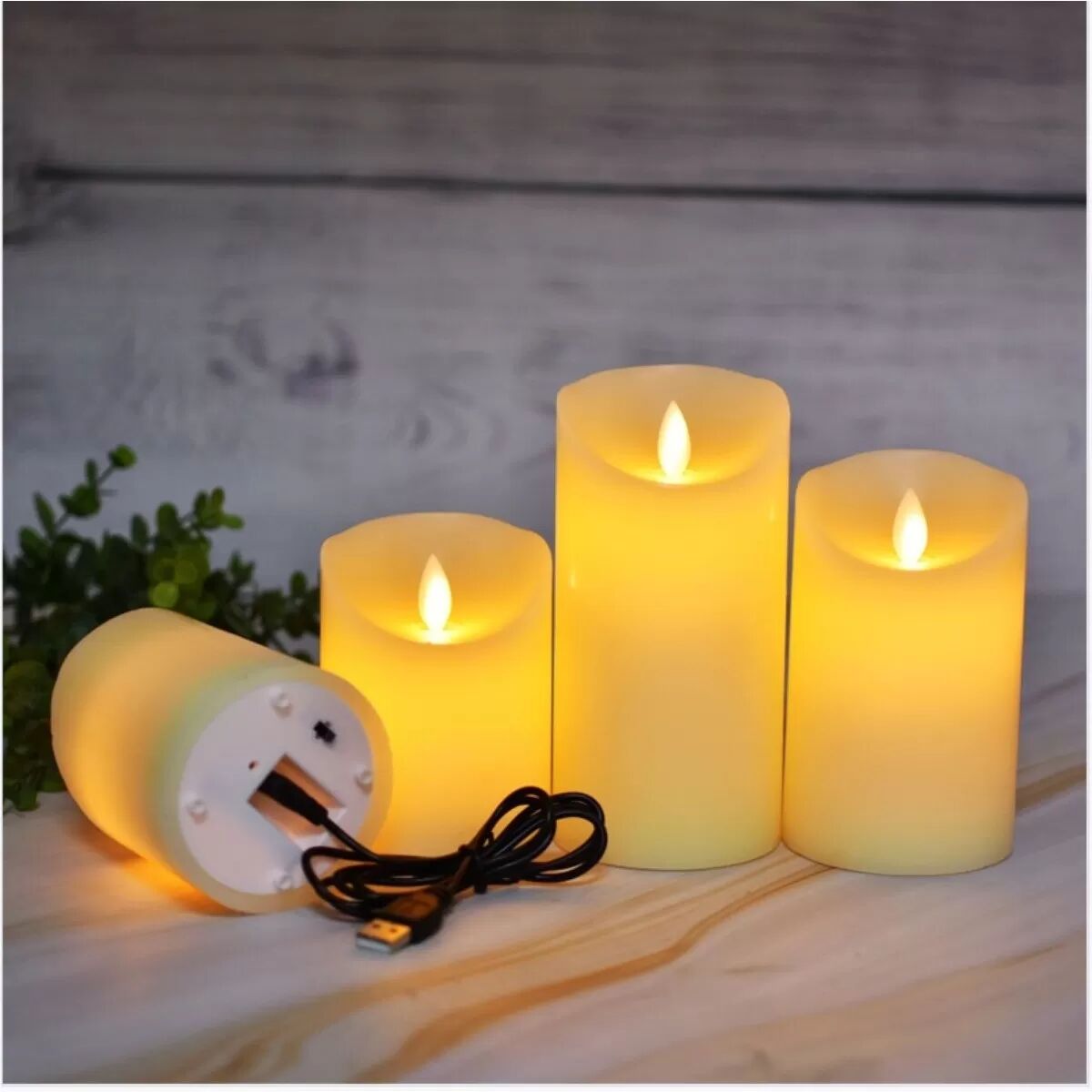 INF Glänzendes 3er-Set 7,5cm LED Elektronische Kerzen Aufladbar 18-Tasten Fernbedienung Schwingend mit USB-Kabel