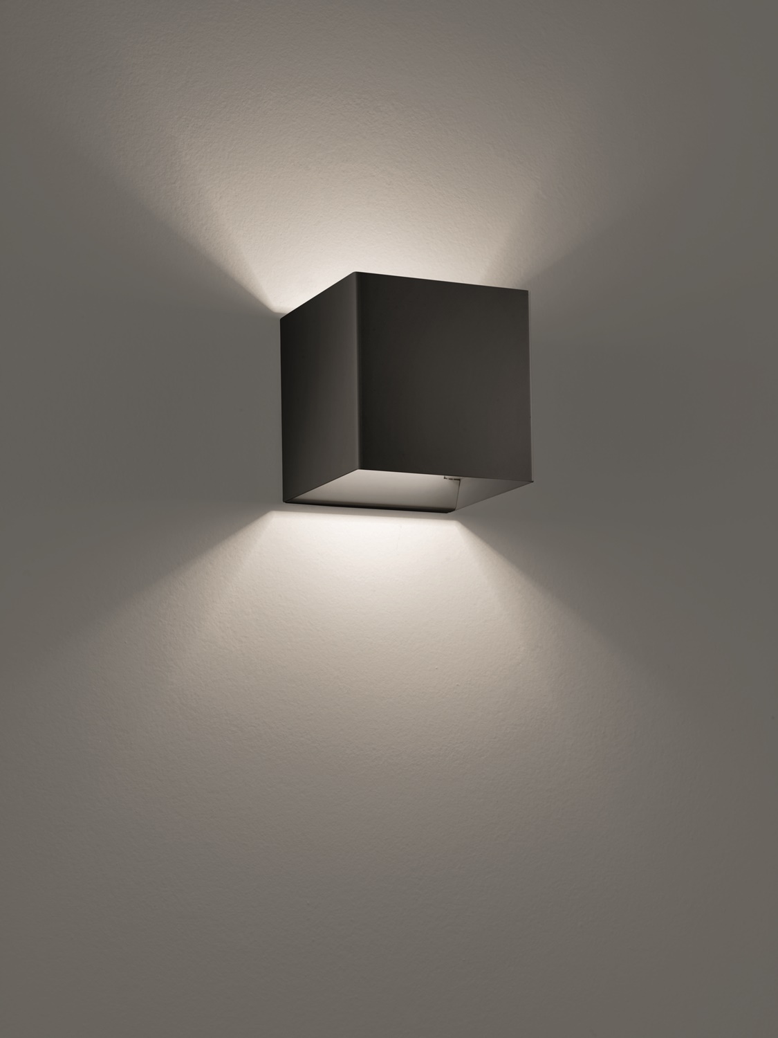 Lodes LED-Wandleuchte LASER 10x10cm schwarz 2700K 03652 2027 8057501000048