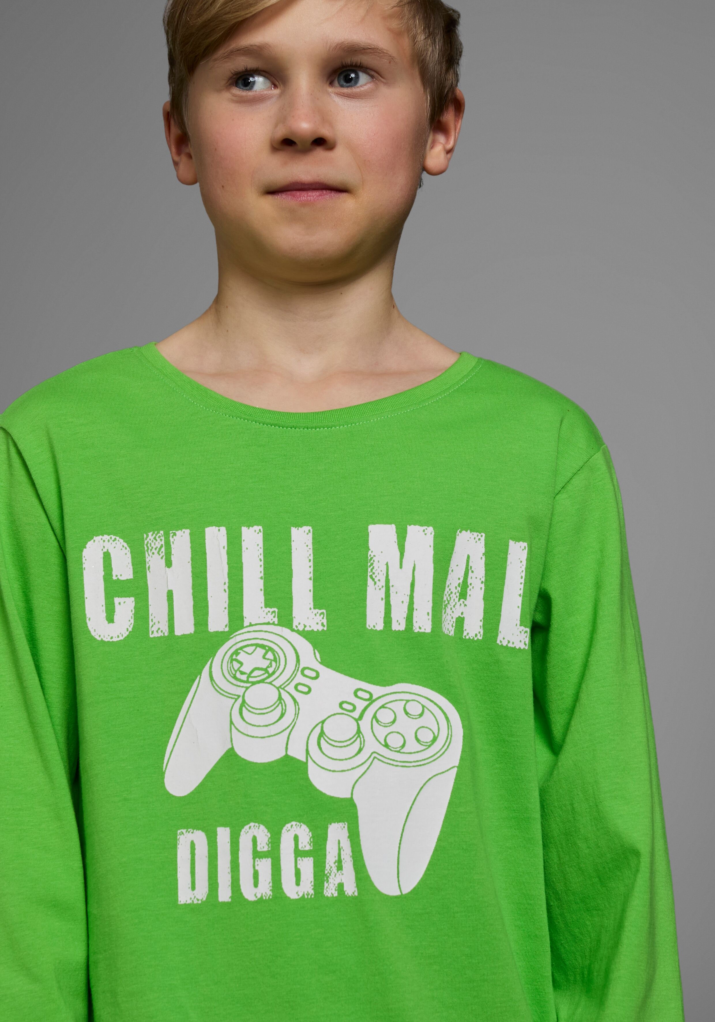 Langarmshirt KIDSWORLD "CHILL MAL DIGGA", Jungen, Gr. 176/182, grün (neongrün), Jersey, Obermaterial: 100% Baumwolle, bedruckt, Basic, Rundhals, Shirts Langarmshirt, Langarm, Basic-Passform, mit peppigem Aufdruck neongrün 176/182