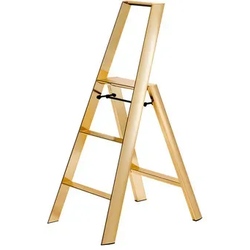 Trittleiter Lucano Thomas Merlo goldfarben, Designer Chiaki Murata, 53x133x76 / 15.5 cm