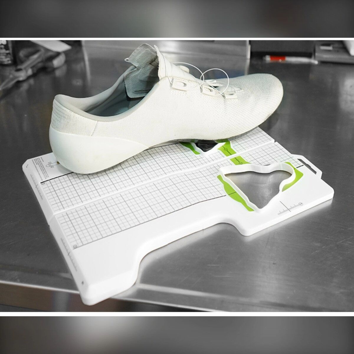 INF Straßen-Cleat-Einstellwerkzeug kompatibel mit Shimano SPD-SL — Präzise Vor-/Zurück-, Seiten- und Rotationsausrichtung