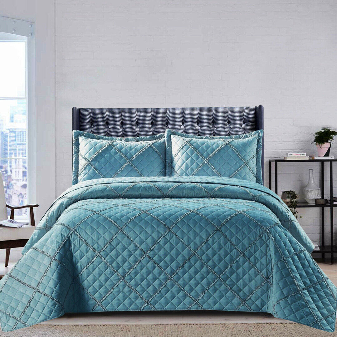 Brayden Studio Dez Geometric Shapes Bedspread with Pillow Shams Blue 240 x 250 cm