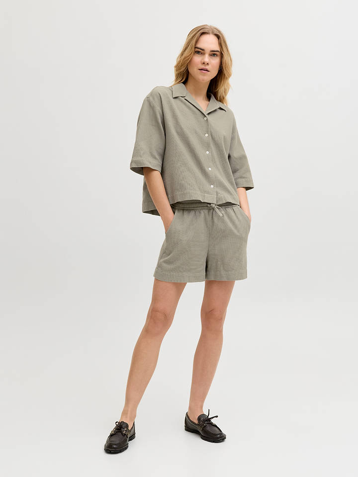 JJXX Shorts in Taupe - M