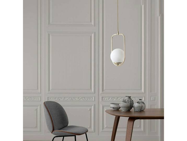 Suspension design dorée 1 globe verre dépoli sur cadre SIERRE