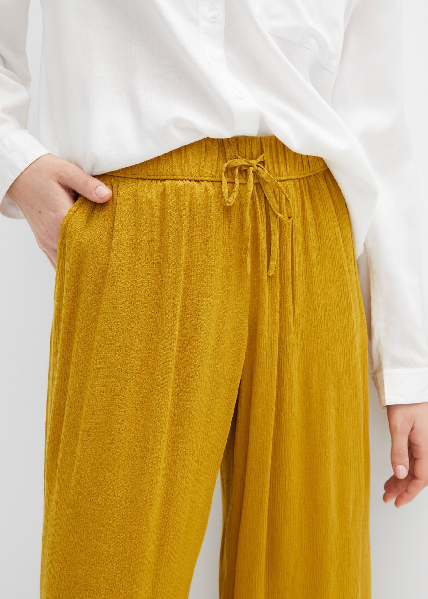 Schlupfhose BONPRIX, Damen, Gr. 46, K-Gr, gelb (dunkelgelb (kurzgröße)), Obermaterial: 100% Viskose, loose fit 7/8-Länge, Hosen Schlupfhose, aus Viskose, mit Bindeband, lockere Passform, mit Crinkle-Struktur