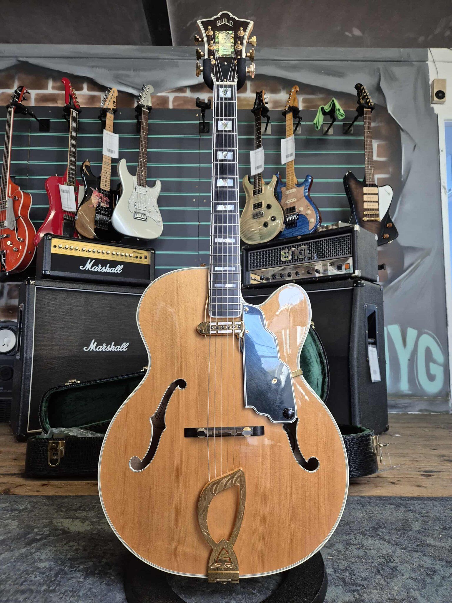 Guild Artist Award 1995 Archtop Electric Guitar   Original - Refurbished