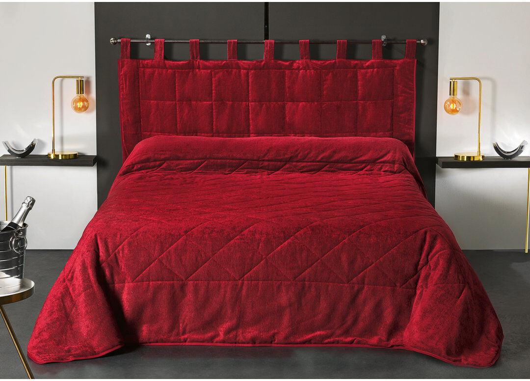 Fairmont Park Weaubleau Polyester Solid Colour Bedspread Red 180x240cm