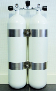 ECS Doppel 12 L /300 bar Stahl TG mit V4TEC Schellen und Absperrbrücke