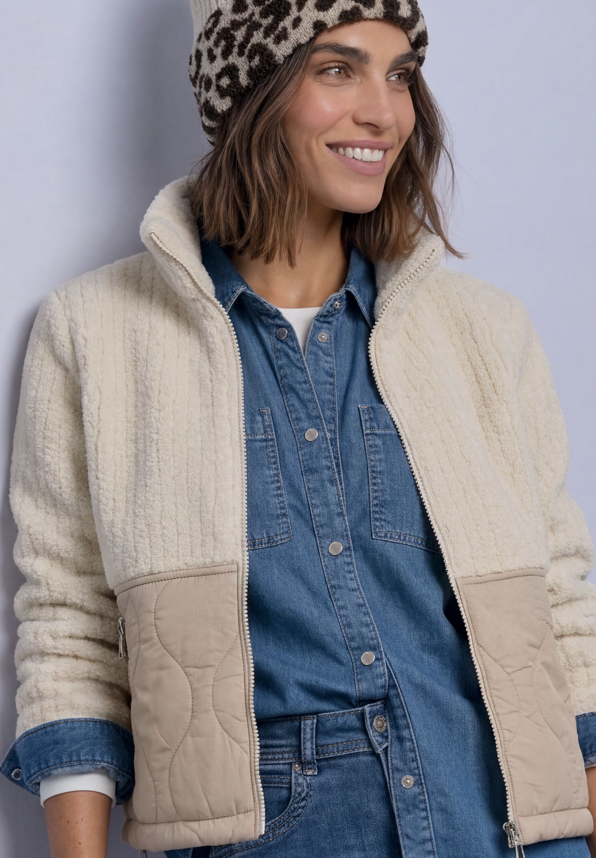 Kurzjacke STREET ONE, Damen, Gr. 42, soft fawn beige, Materialmix, Obermaterial: 100% Polyester. Futter: 100% Polyester. Wattierung: 100% Polyester, figurumspielend taillenbedeckt, angesetztes Bündchen, Jacken Kurzjacke, Materialmix aus Teddy- und gestepp