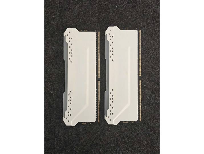 1 kit double canal 8 Go × 2 DDR4 3600 MHz 16 Go, mémoire RAM pour jeux de bureau avec dissipateur thermique RG