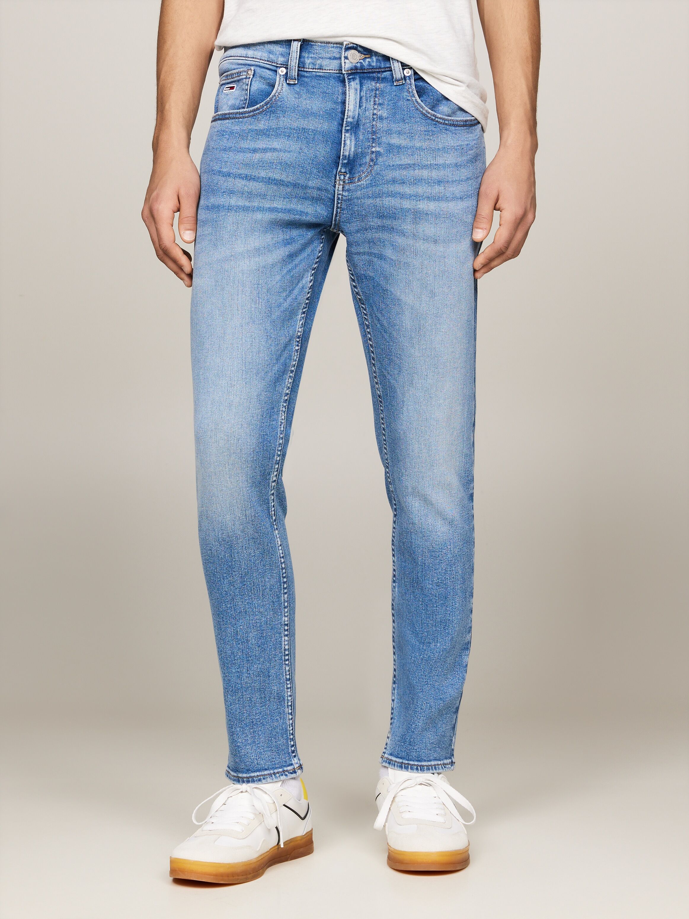 Tommy Jeans "Austin Slim Tapered" zum Knöchel hin schmaler werdende Jeans mit mittlerer Leibhöhe denim medium 31, Länge 30