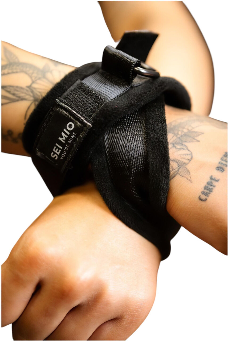 Mitac Sei Mio - Black Crossed Handcuffs