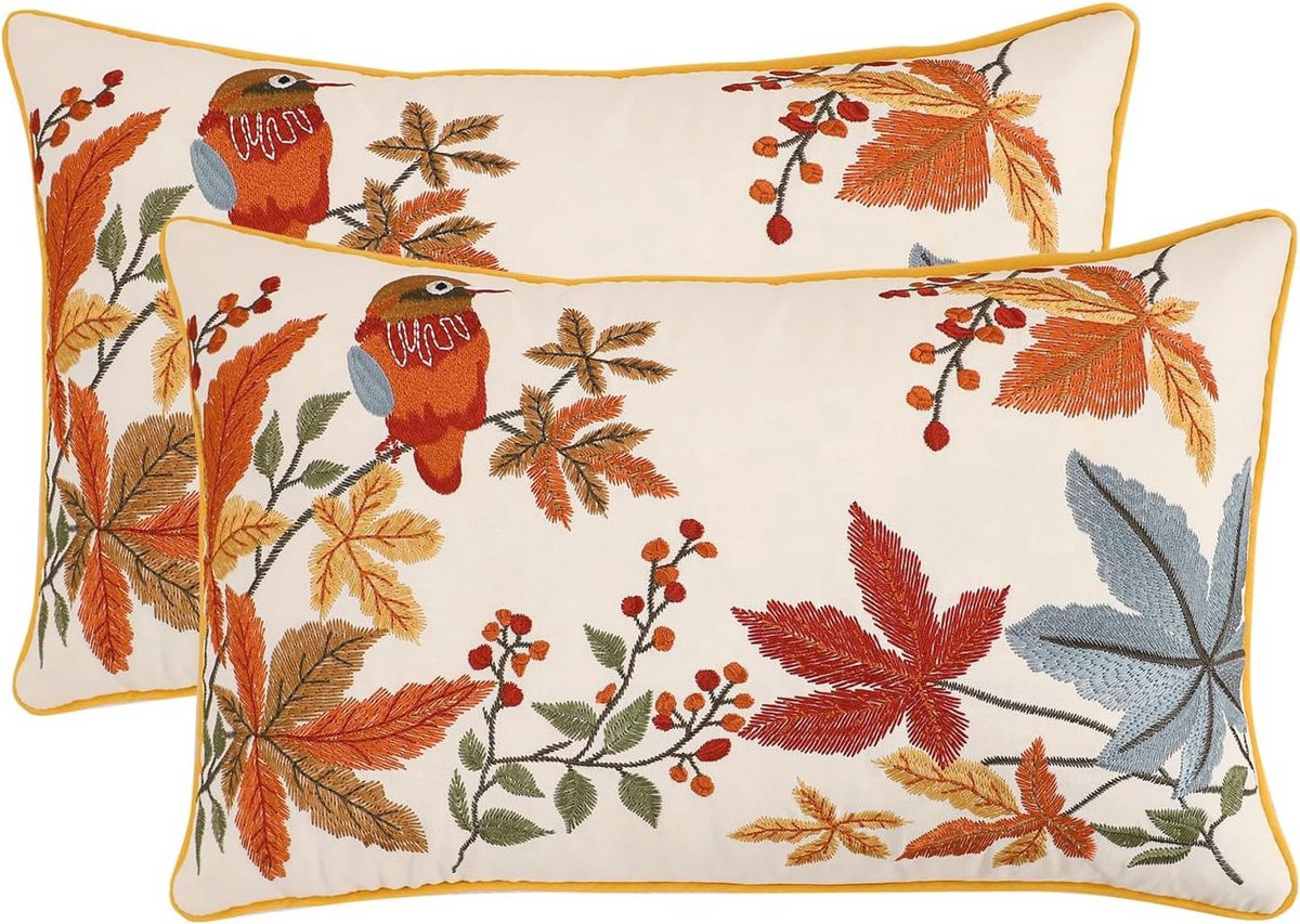 Set van 12 Vintage Geborduurde Kussenhoezen met Vogels en Esdoornbladeren