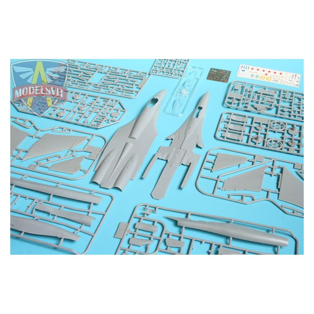 Modelsvit T-10-10/11 (Su-27s prototype) (MSVIT72049)