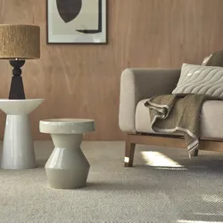 Beigefarbener Beistell-Couchtisch aus Keramik Sculptural