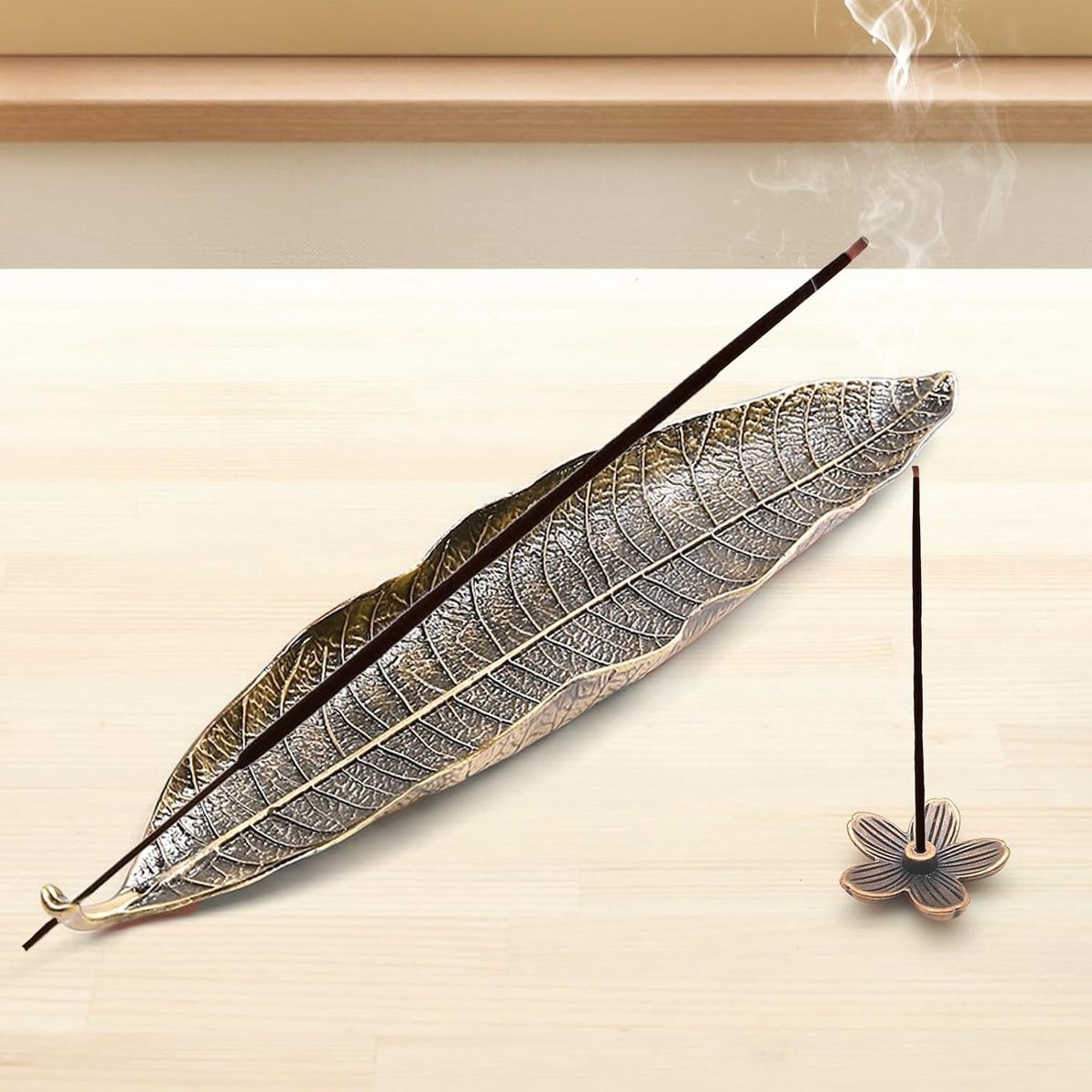 Kleine Bronzen Incense Stick Houder en Asvanger met Bloemen Schaal voor Aromatherapie en Meditatie