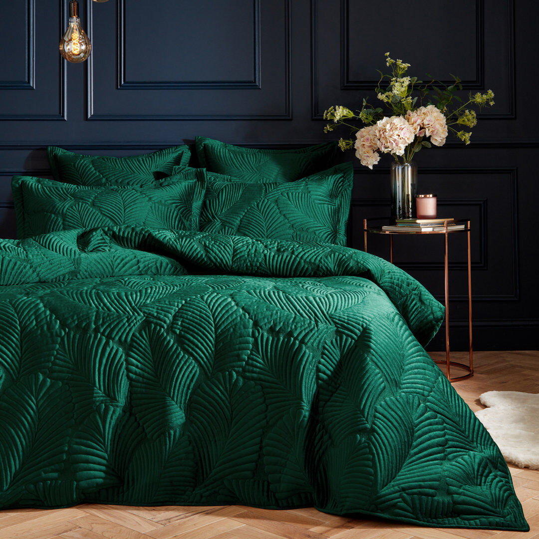 Paoletti Polyester Floral Duvet Cover Set with Pillowcases Included Emerald King Duvet Cover