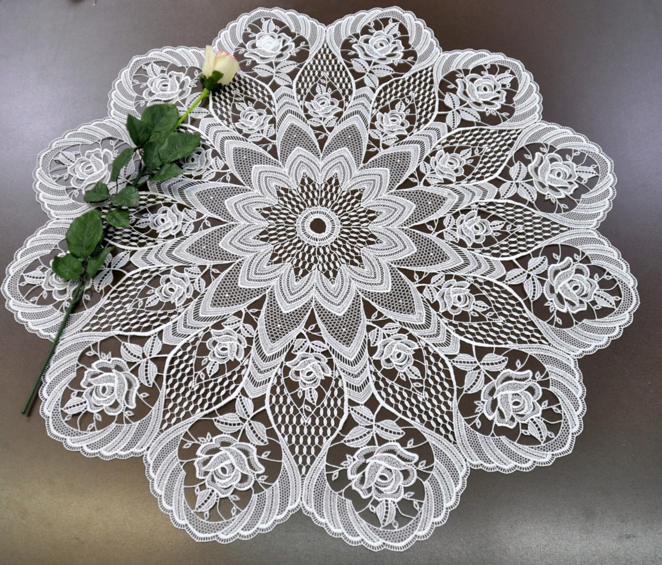 Tischdecke STICKEREIEN PLAUEN "Rosentraum" Gr. 3, weiß (wollweiß), Ø:80cm, Polyester, Tischdecken, Tischdecke