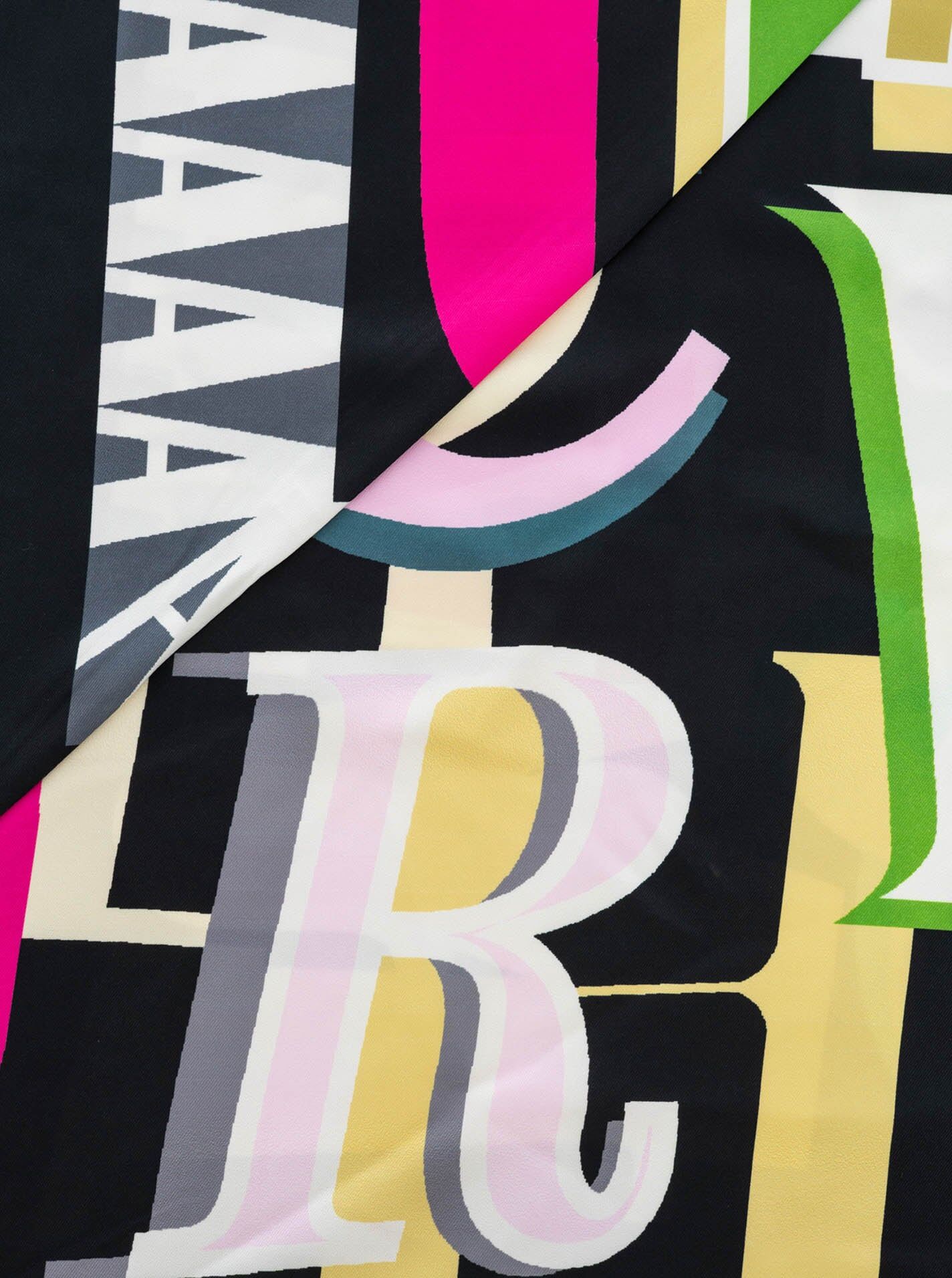 Dreieckstuch ZWILLINGSHERZ "Letters", Damen, bunt (schwarz), Obermaterial: 100% Polyester, Modetücher Dreieckstuch, modernes grafisches Buchstaben-Muster, glänzende Oberfläche schwarz Einheitsgröße