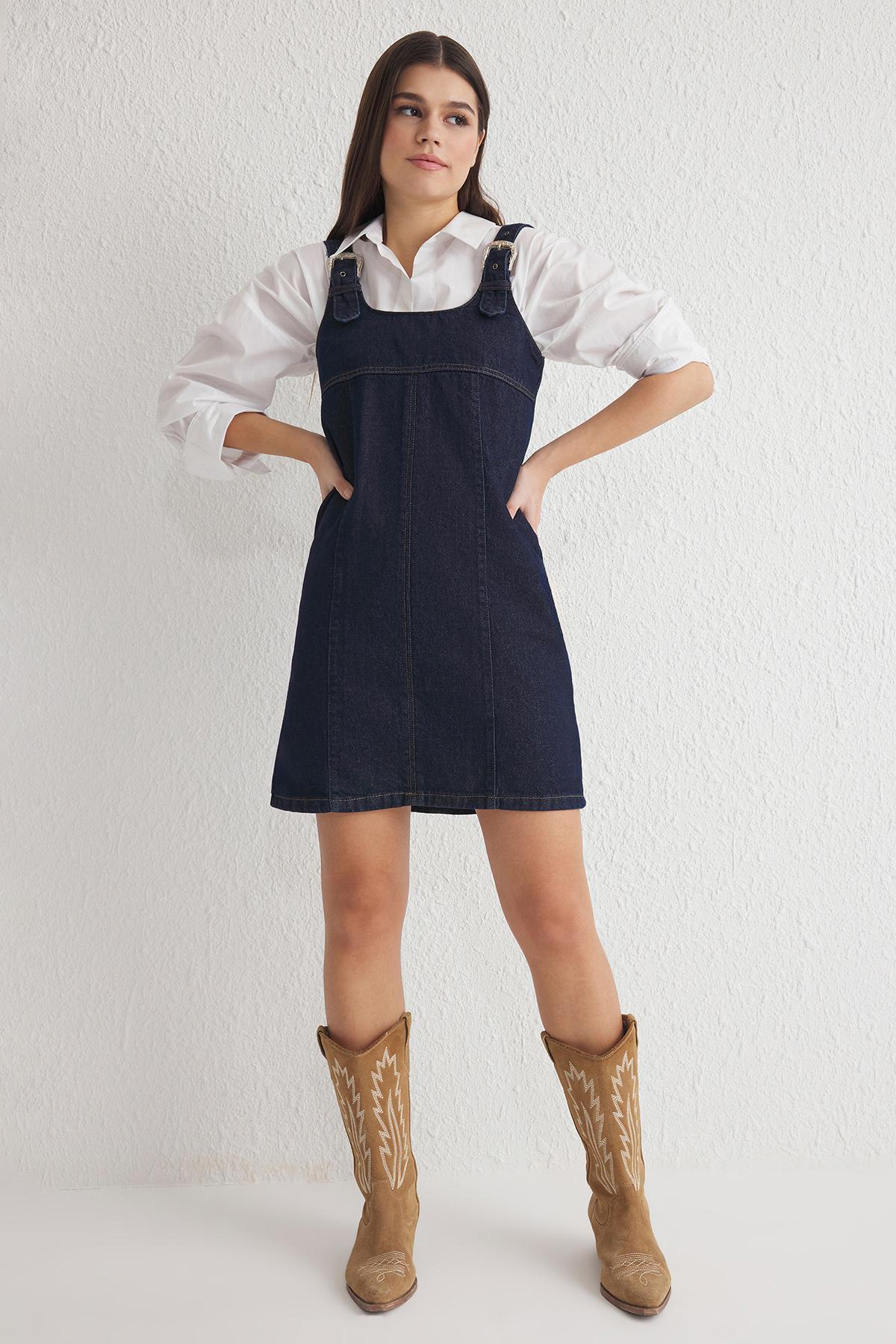 Blaues Kleid