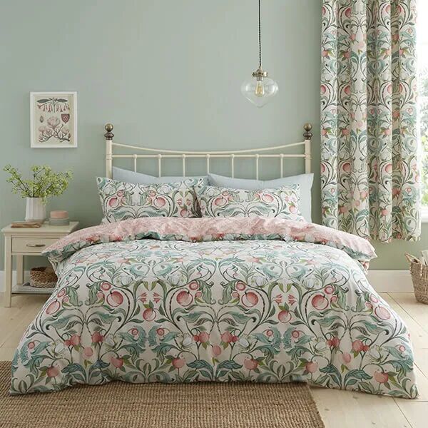 Catherine Lansfield Clarence Floral Duvet Set Natural Green