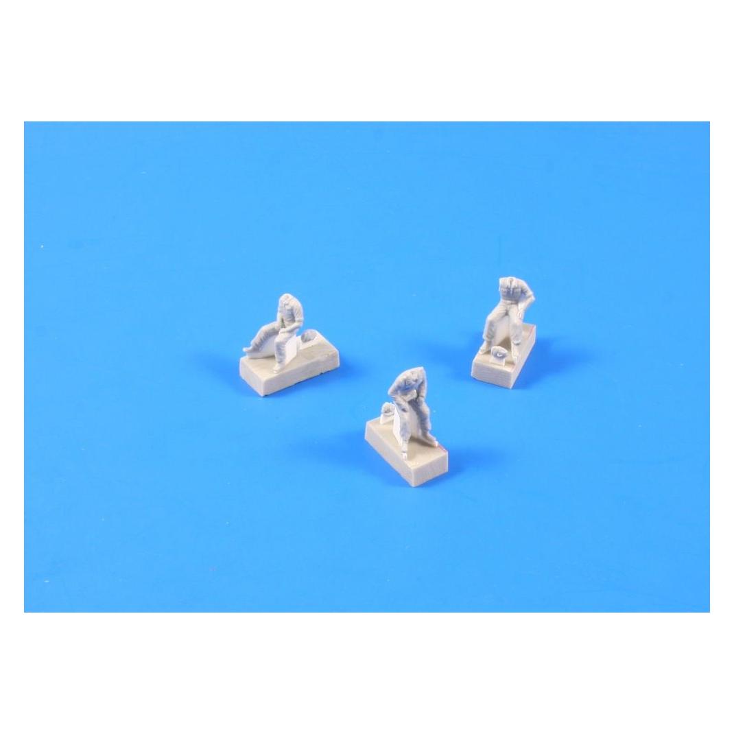 CMK German panzer crew sitting (3 figures) (129-F72228)
