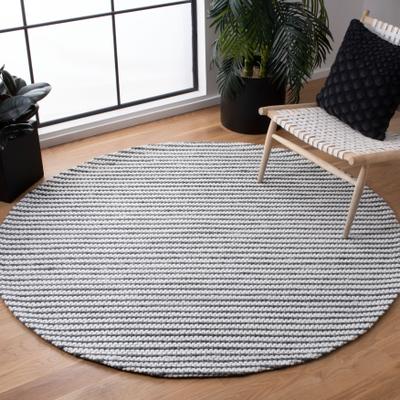 SAFAVIEH Marbella Liadain Wool Rug