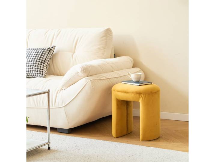 Pouf en velours jaune