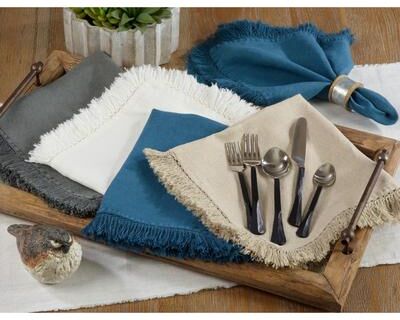 Saro Lifestyle Rustic Linen Napkins With Large Fringe Edges (Set of 4)