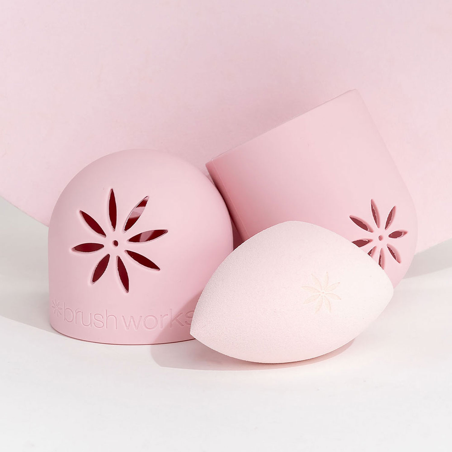 BRUSHWORKS Makeup Sponge Shield