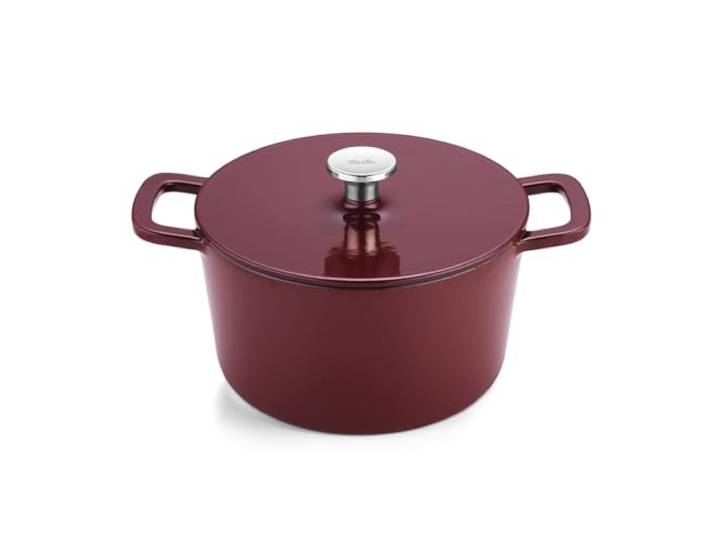 Fissler Moments Collection/Emaillierter Gusseisen-Bräter, rund (Ø 24 cm) Cast-Iron Topf, Cocotte AromaStar-Funktion, Induktion – Burgunderrot