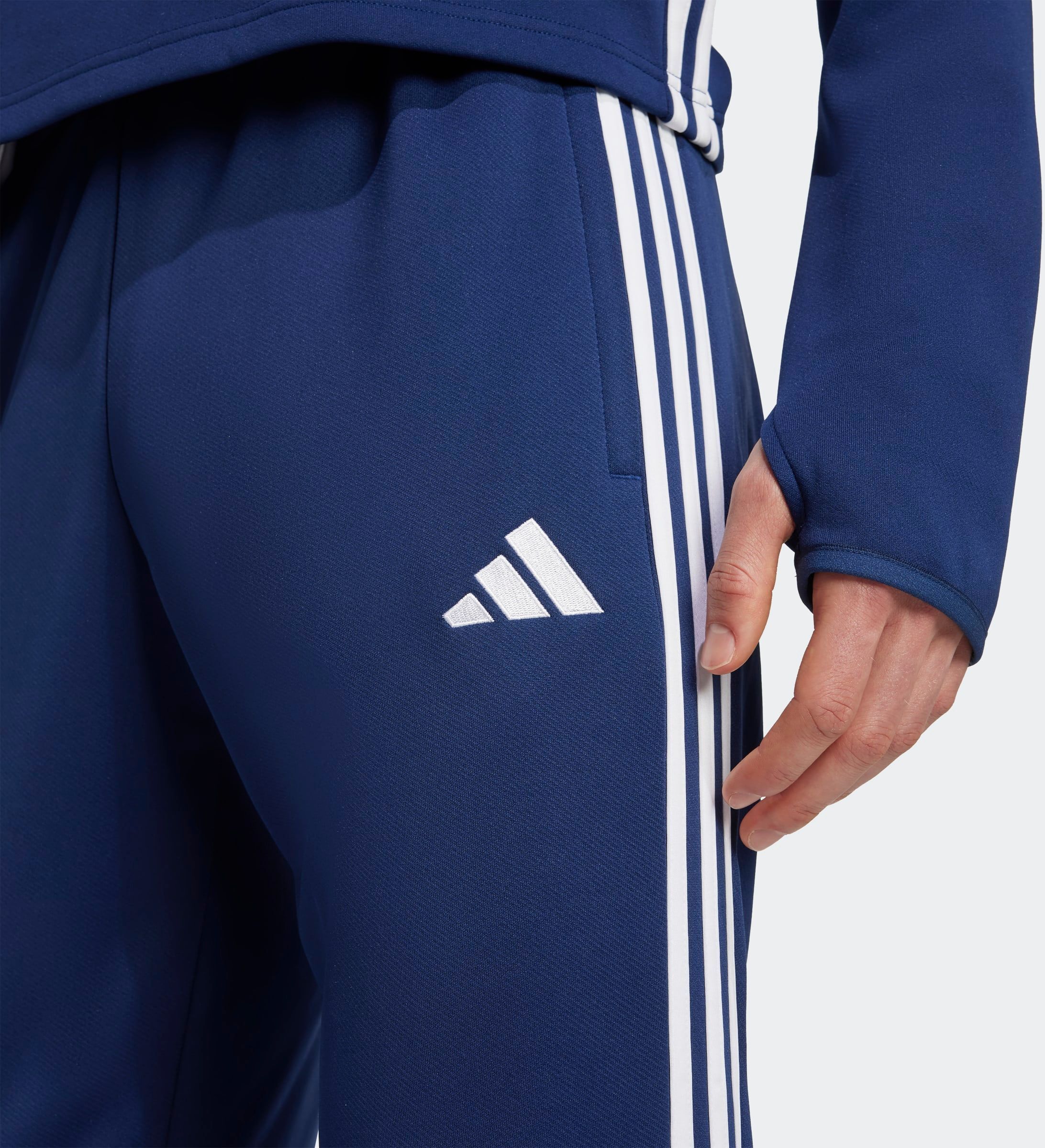 Trainingshose ADIDAS PERFORMANCE "TIRO 25 ESSENTIALS WINTERIZED", Herren, Gr. S, N-Gr, weiss (team navy blau 2, rot, weiß, normal, gr.), Obermaterial: 100% Polyester, Hosen Trainingshose, sportlicher Stil, für Fussballtraining bei kühlerem Wetter team nav