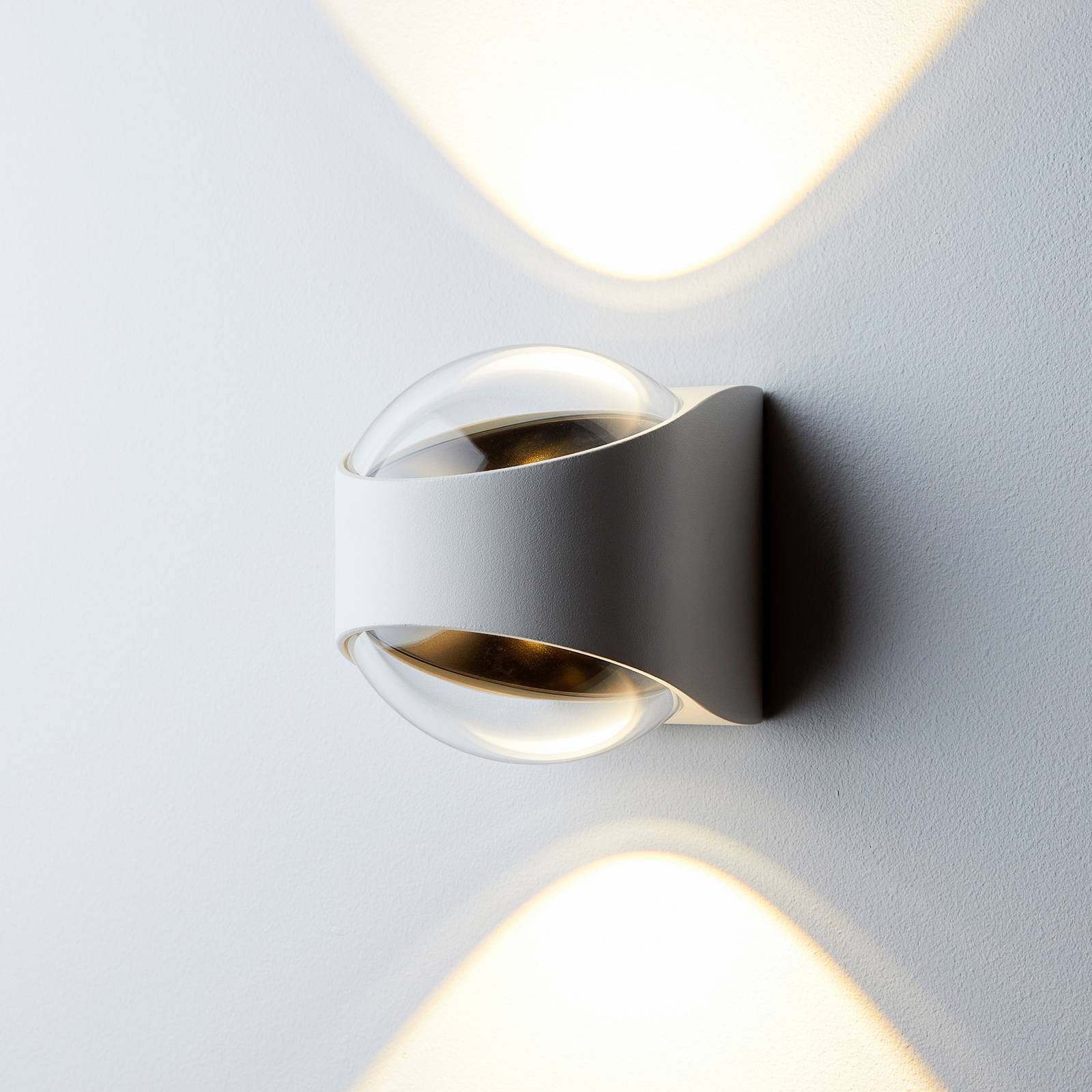 LOOM DESIGN Kinkiet zewnętrzny LED Saga, biały / opal, aluminium, nowoczesny