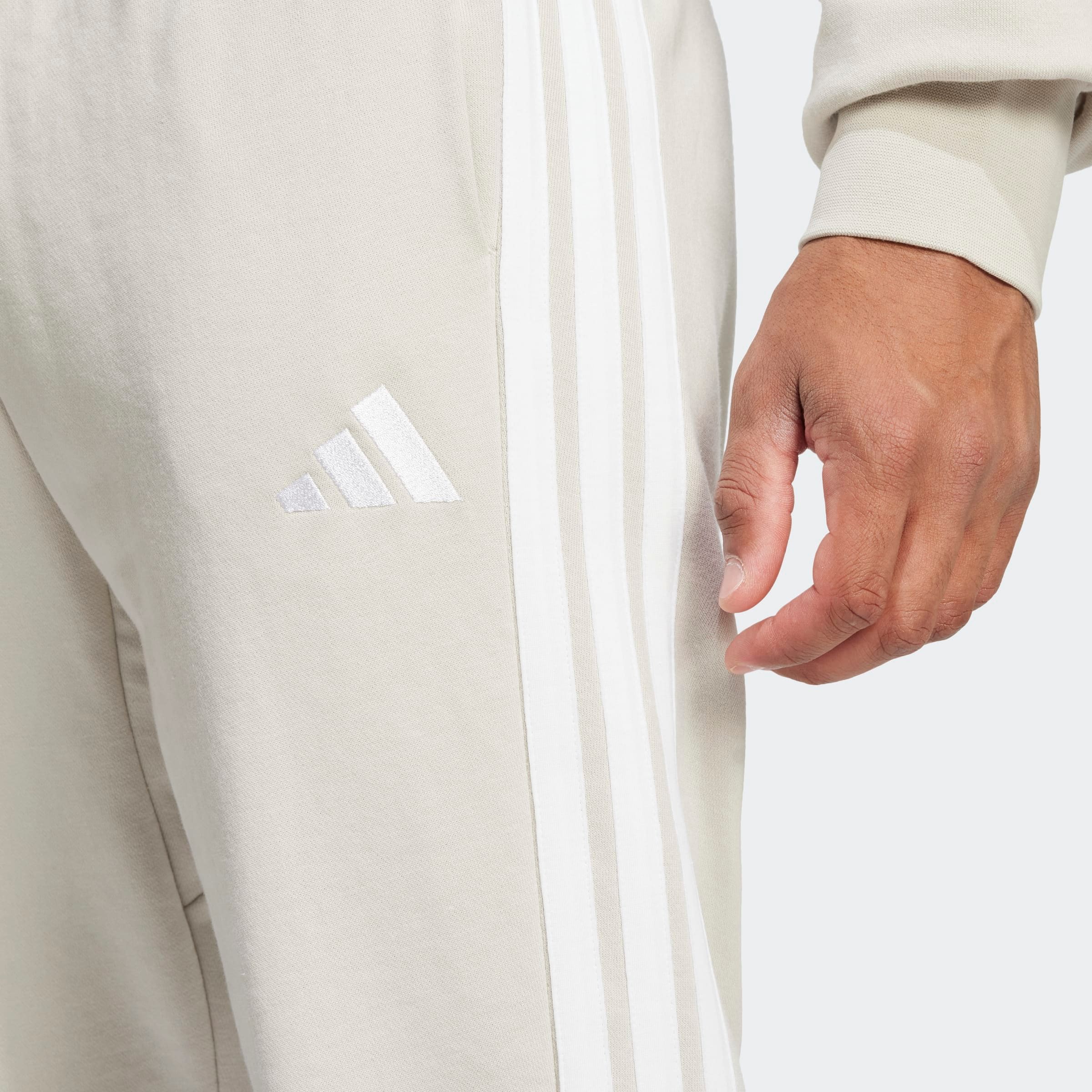 Sporthose ADIDAS SPORTSWEAR "ESSENTIALS 3-STREIFEN FRENCH TERRY", Herren, Gr. S, N-Gr, beige (wonder alumina, weiß, normal, gr.), Obermaterial: 55% Baumwolle, 36% Polyester, 9% Viskose, Hosen Sporthose, schmal zulaufende Beinform, für sportliche Aktivität
