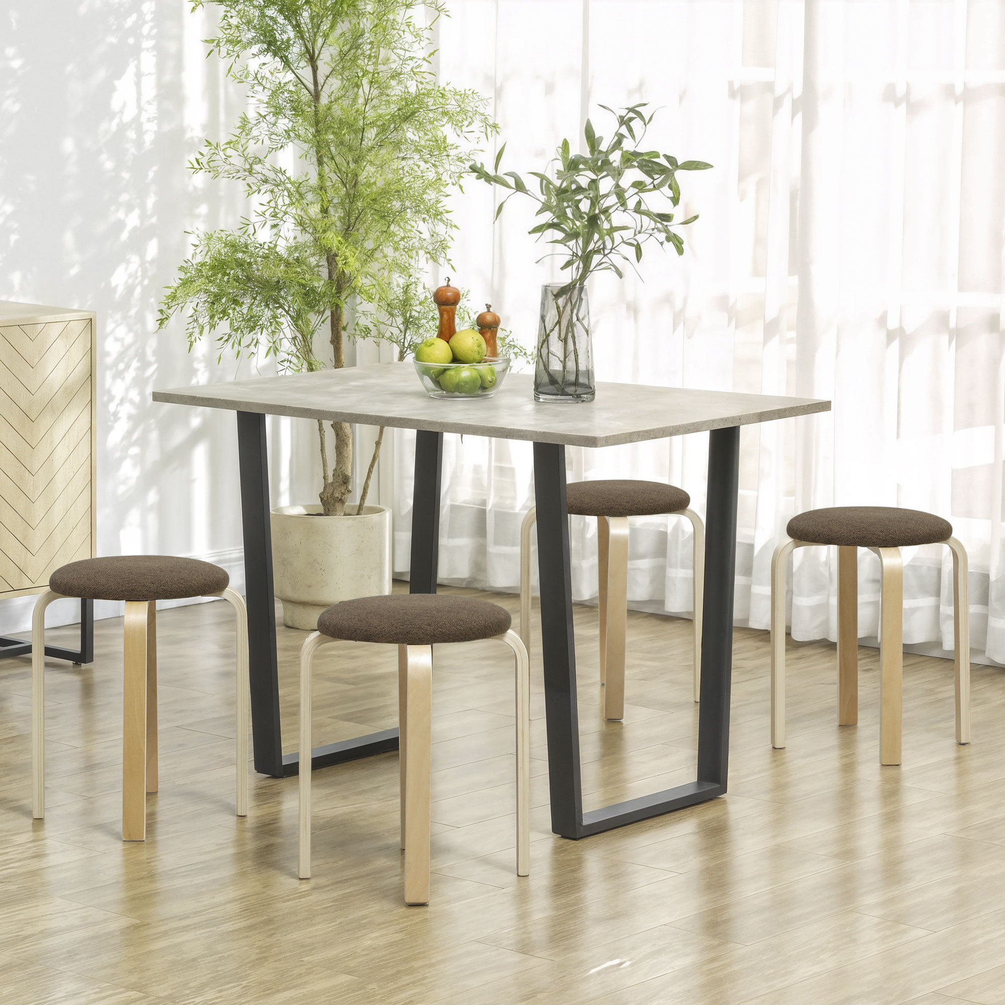 Homcom Sgabelli imbottiti set da 4, impilabili, finitura verniciata, gambe in legno, Marrone   Aosom Italy
