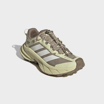 Wanderschuh ADIDAS TERREX "FREEHIKER SL GORE-TEX", Damen, Gr. 40, braun (dual gelb, ivory, gold rw), Textil, Schuhe Wanderschuh, wasserdicht dank Gore-Tex Membrane