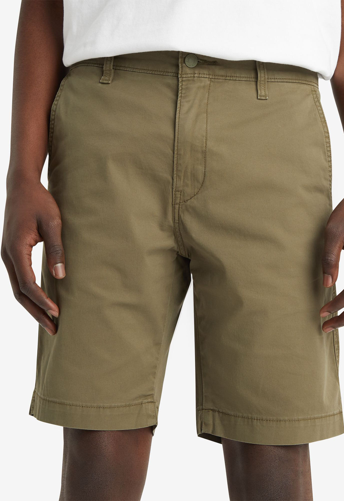 Chinoshorts LEVI'S "XX CHINO SHORT II", Herren, Gr. 31, N-Gr, grün (bunker olive ltwt ms), Web, Obermaterial: 98% Baumwolle, 2% Elasthan, unifarben, normal knieumspielend, Hosen Chinoshorts, Sommerhose mit Logobadge bunker olive ltwt ms 31, N-Gr
