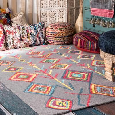 Nuloom Hand Tufted Wool Moroccan Triangle Rug